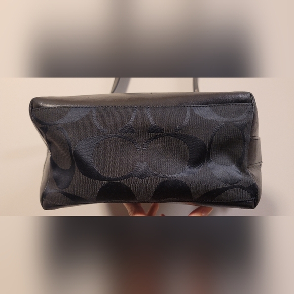 Coach Signature C Sufflette Cloth crossbody bag in black - Picture 8 of 13